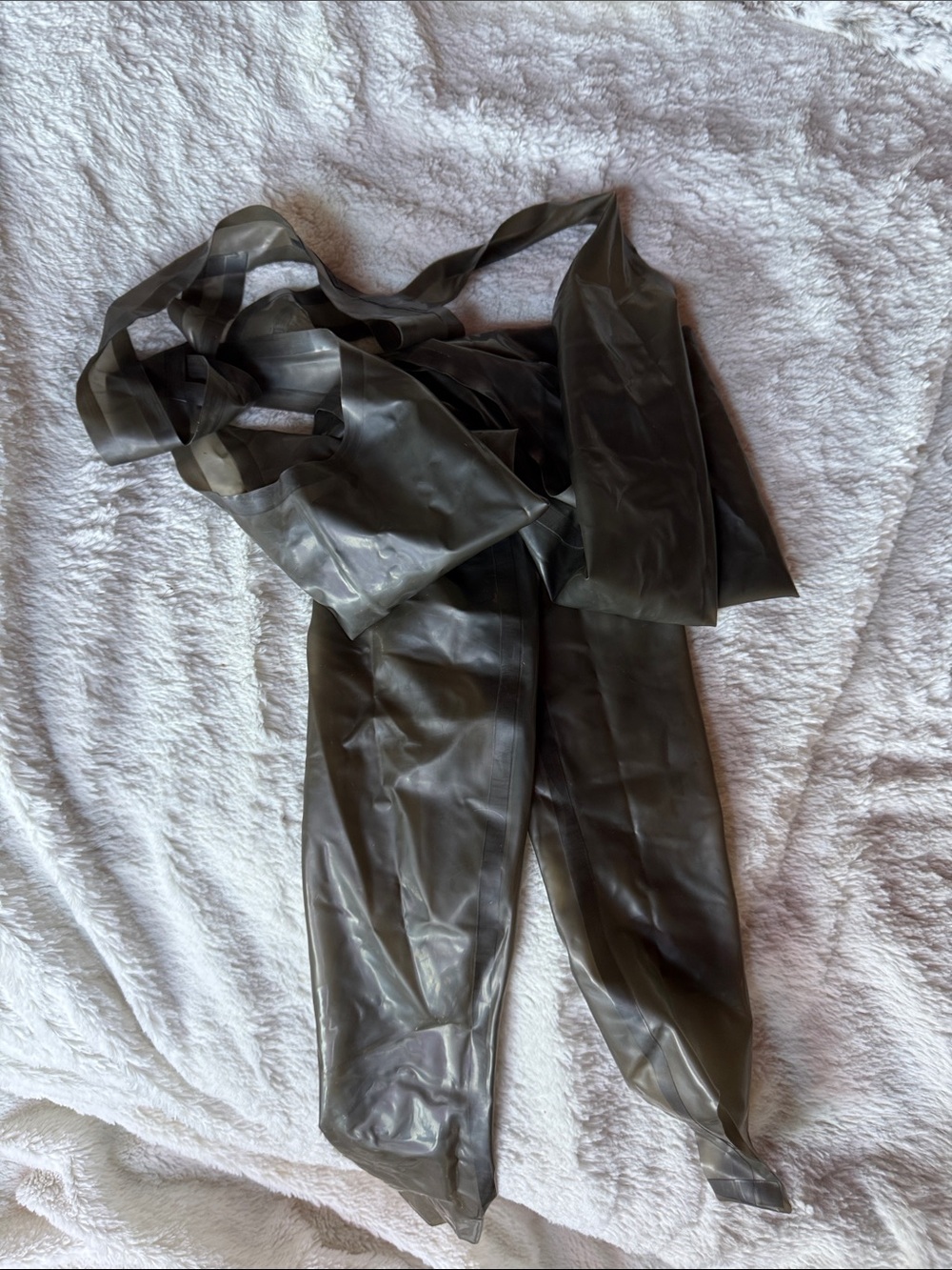 Grayish green stirrup garter latex leggings